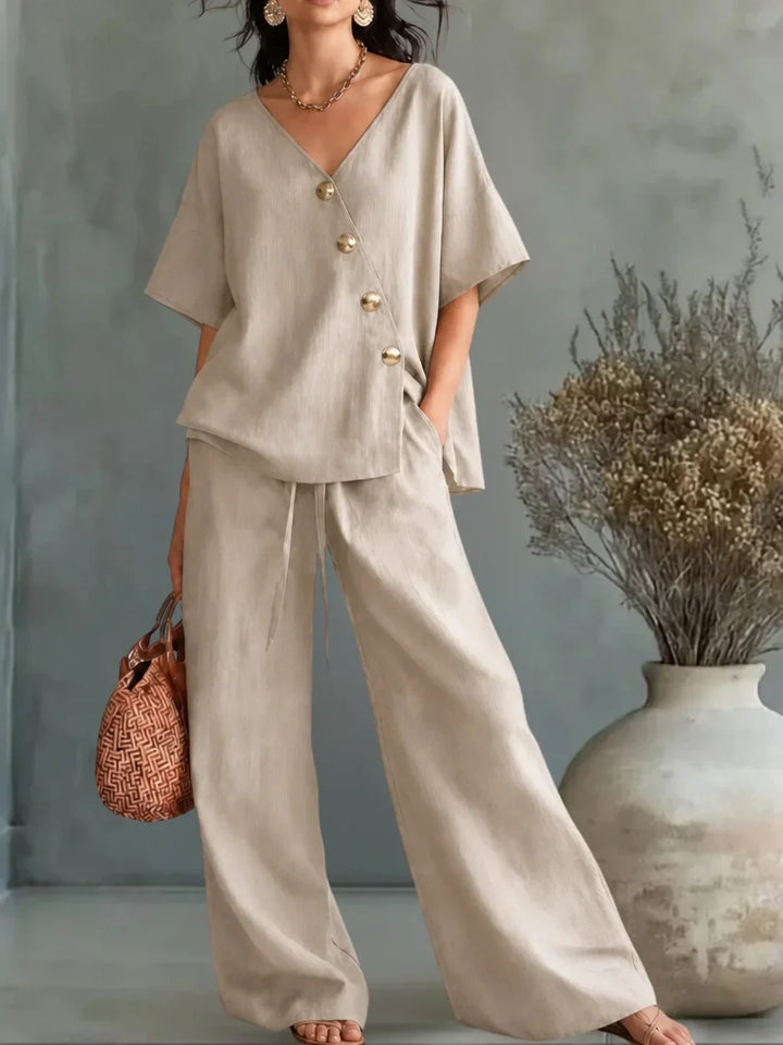 Greta | V-Cut Set with Buttons